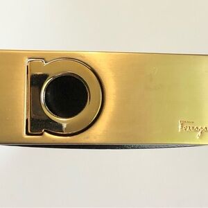 Ferragamo women’s black leather belt